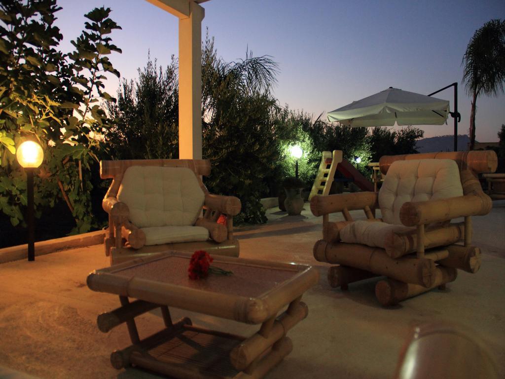 Bed and Breakfast I Giardini Di Elencosta Rilievo Exterior foto